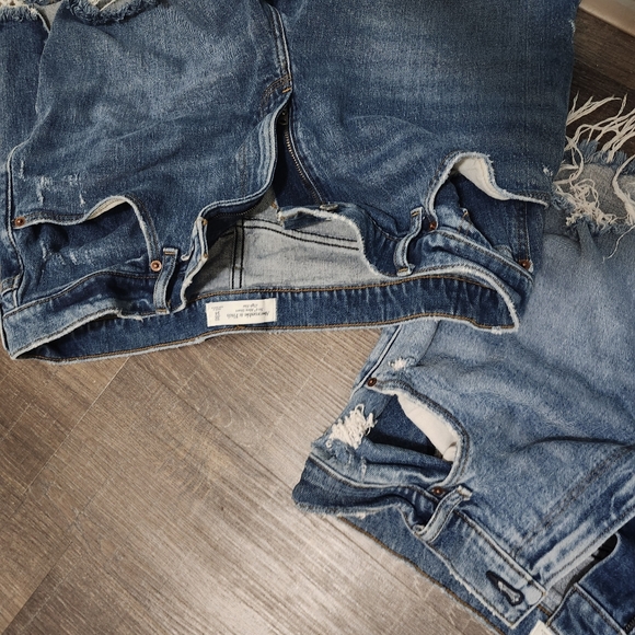 A&F OG 4" Mom Shorts- Light and Medium, sz 14/32. Used, great condition - Picture 3 of 6